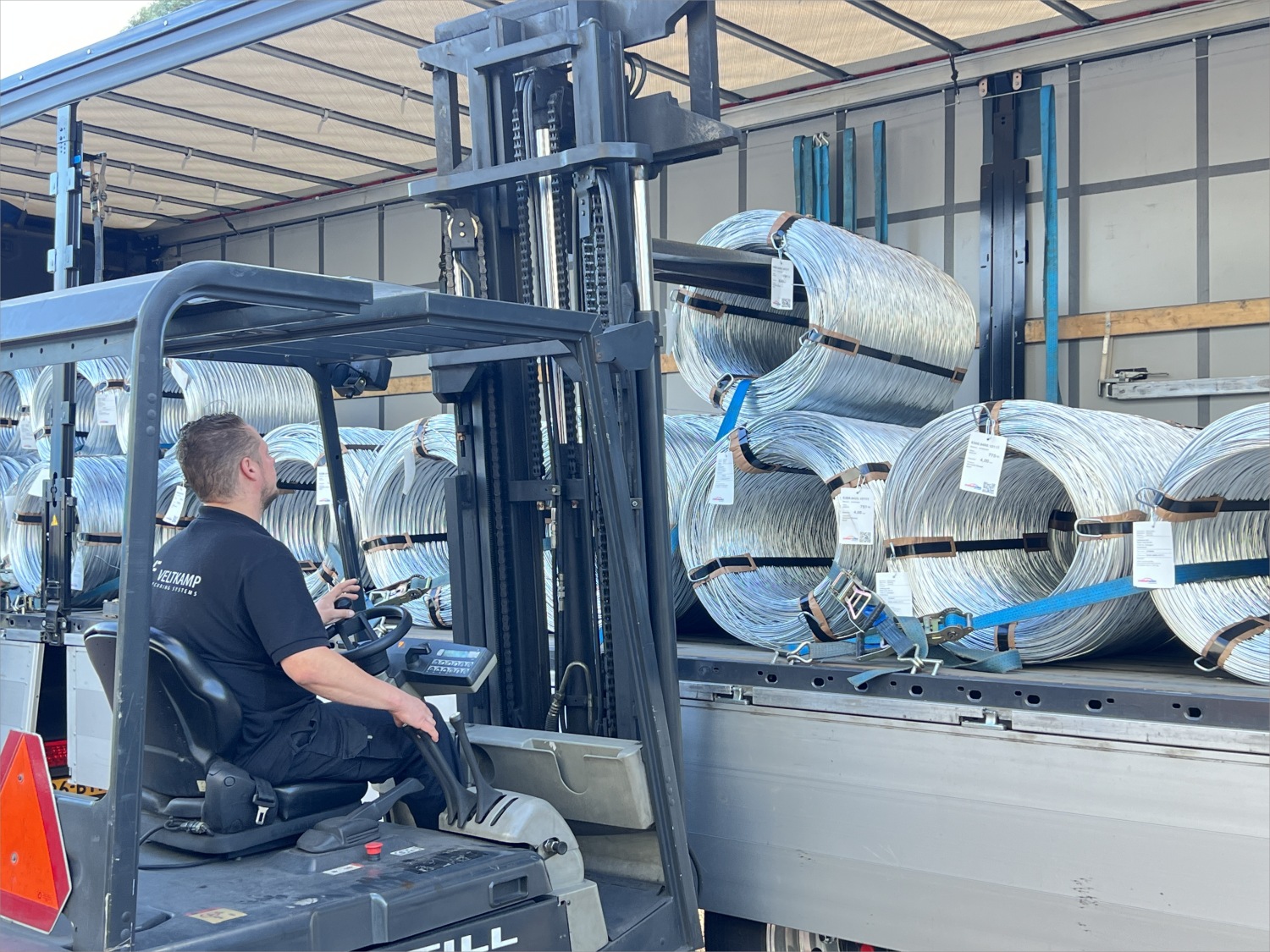 draad voor de productie van strapping gespen Veltkamp BV